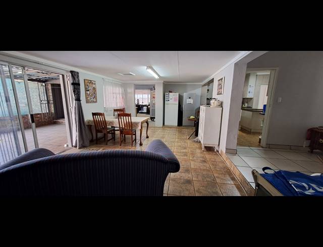 4 BEDROOM HOUSE FOR SALE IN THREE RIVERS